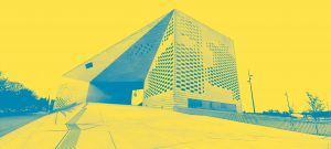 Photo en bichromie de la façade la MÉCA